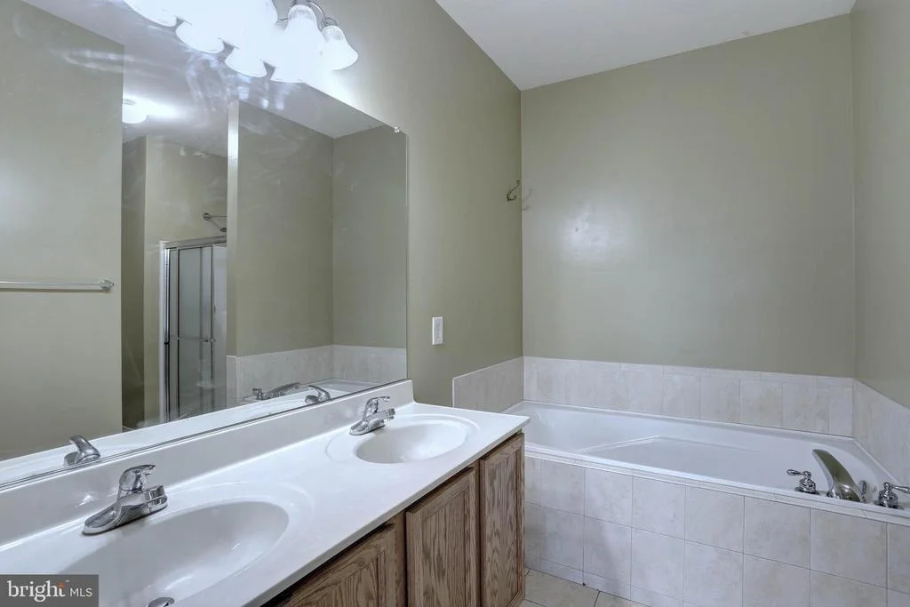 Photo of 8218 LEXINGTON DRIVE