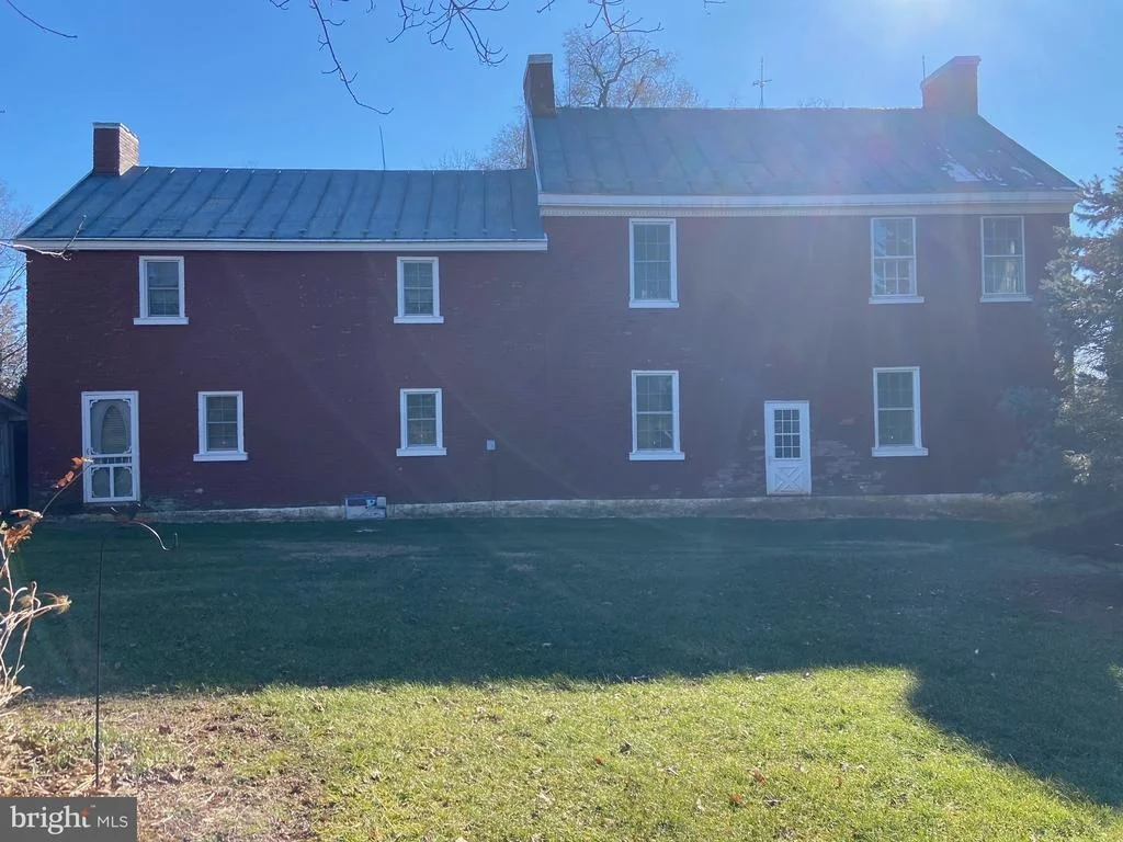Photo of 3823 ROUNDTREE ROAD