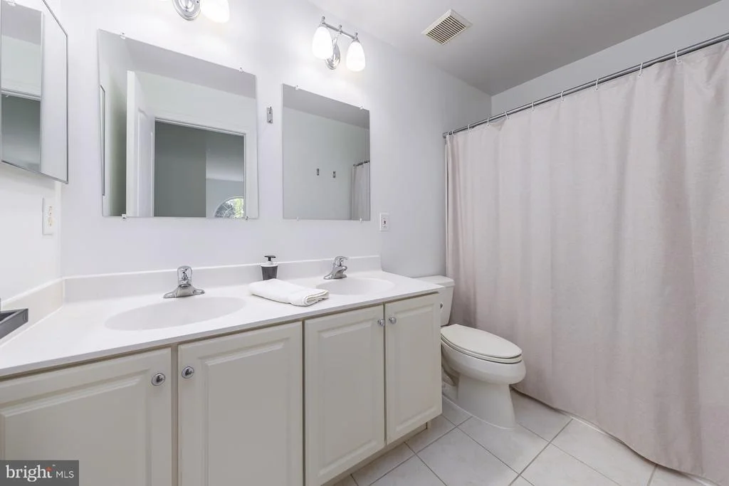 Photo of 658 WORCESTER DRIVE