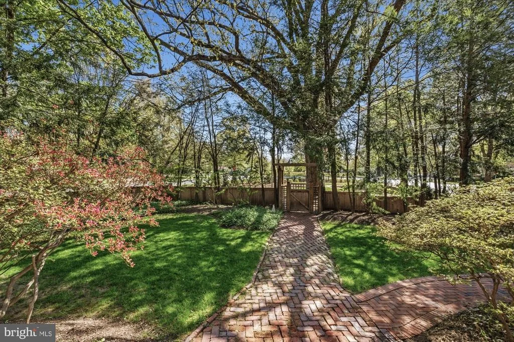 Photo of 5 CHEVY CHASE CIRCLE