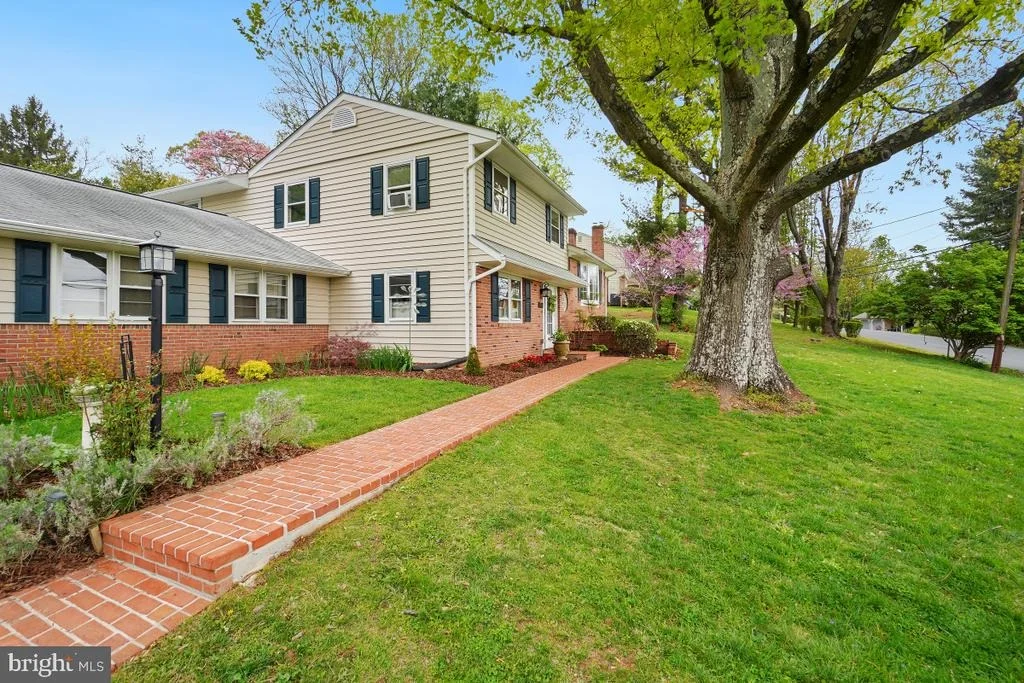 Photo of 7516 OAKMONT DRIVE