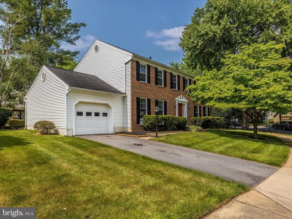 Photo of 112 BOOKHAM LANE