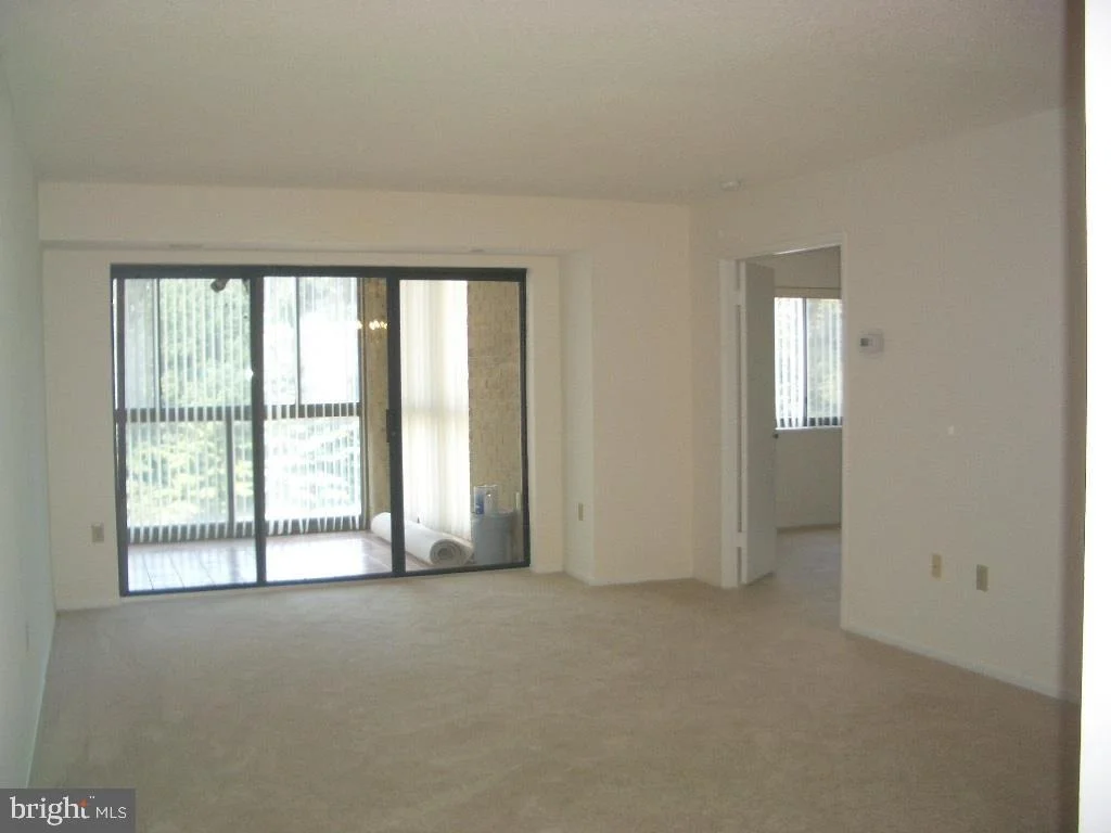 Photo of Unit 4615 at 15100 INTERLACHEN DRIVE