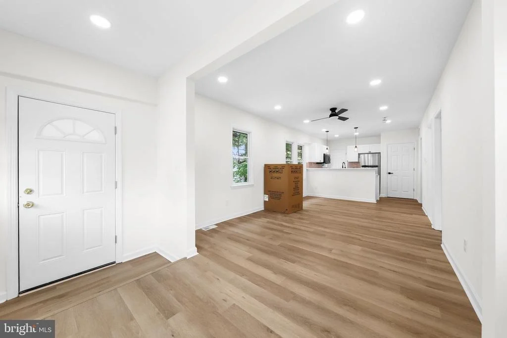 Photo of 865 N READ AVENUE