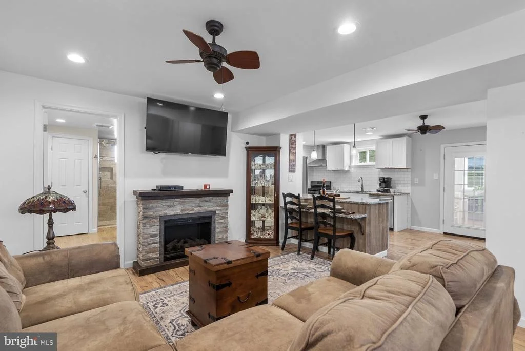 Photo of 1106 BEALL PLACE