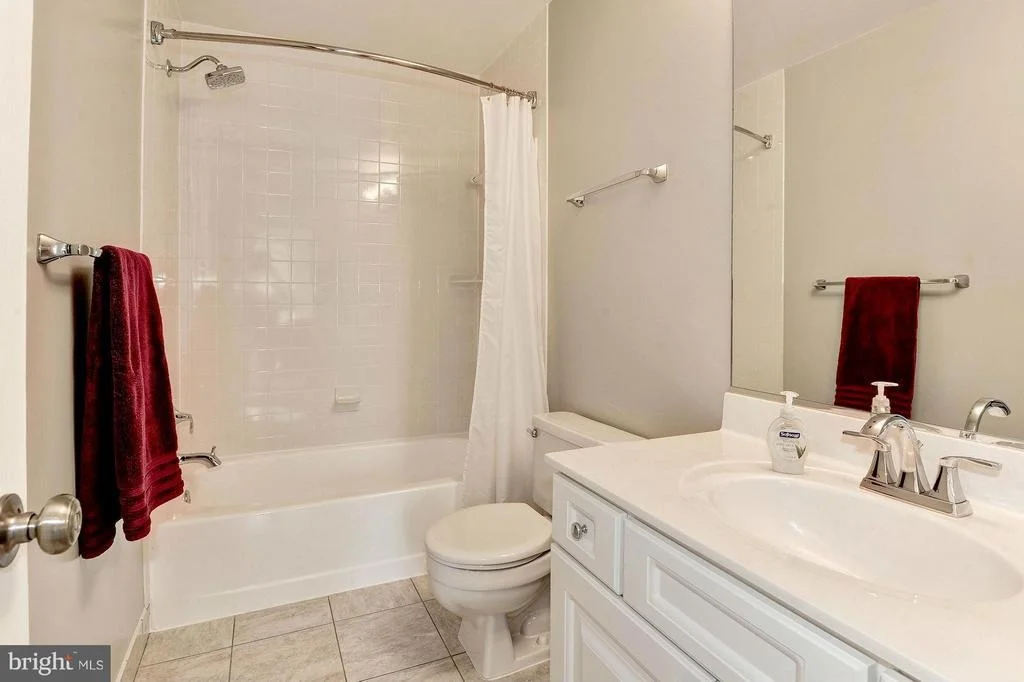 Photo of 413 WOONSOCKETT LANE