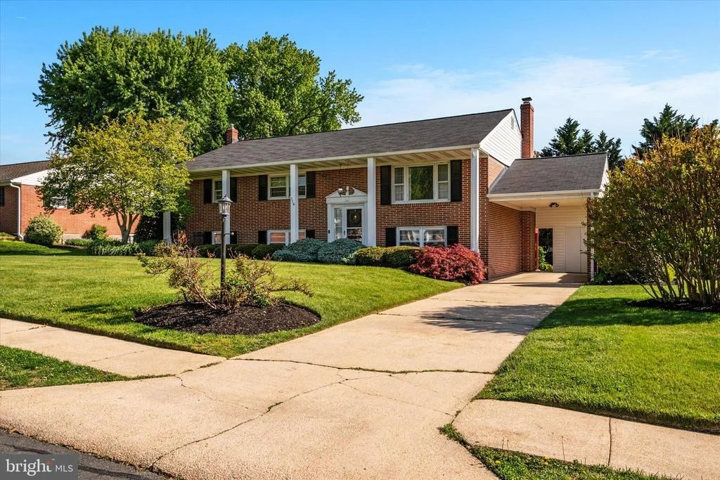 Photo of 716 FLINTLOCK DRIVE