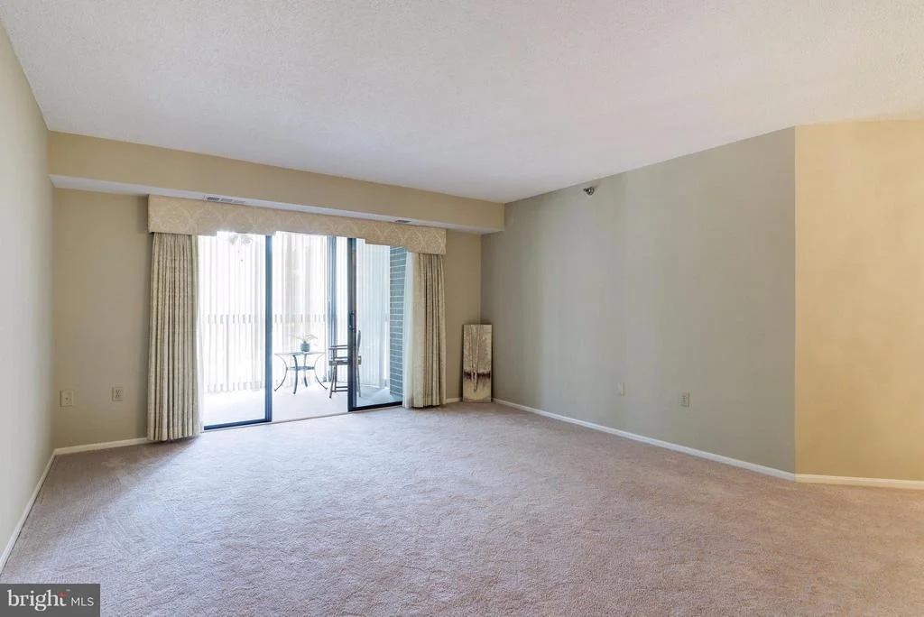 Photo of Unit 3321 at 15115 INTERLACHEN DRIVE