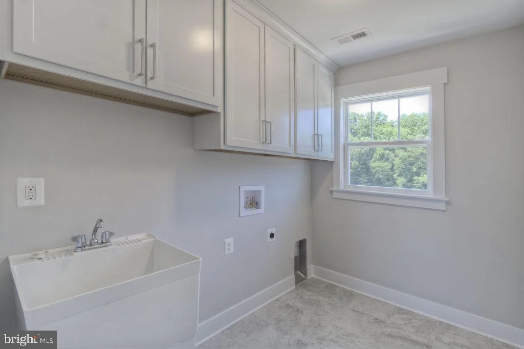 Photo of 480 LEELAND ROAD