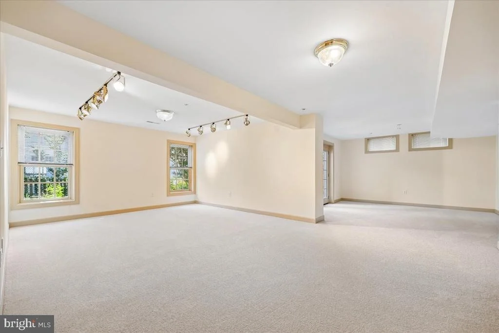 Photo of 21400 MANOR VIEW CIRCLE