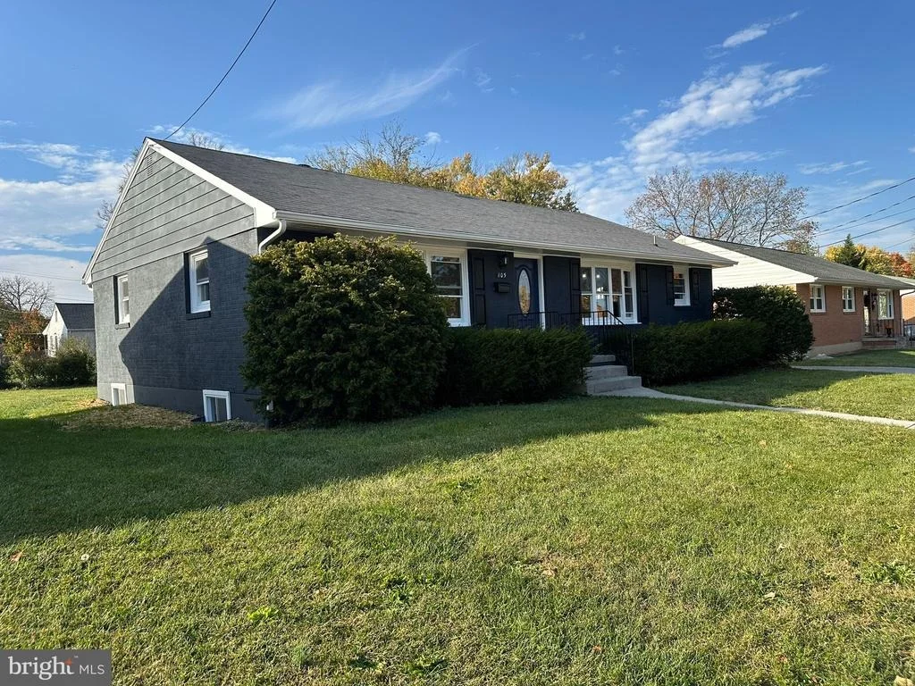 Photo of 105 CHRISTOPHER DRIVE