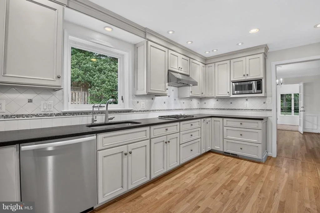 Photo of 6309 KENHOWE DRIVE