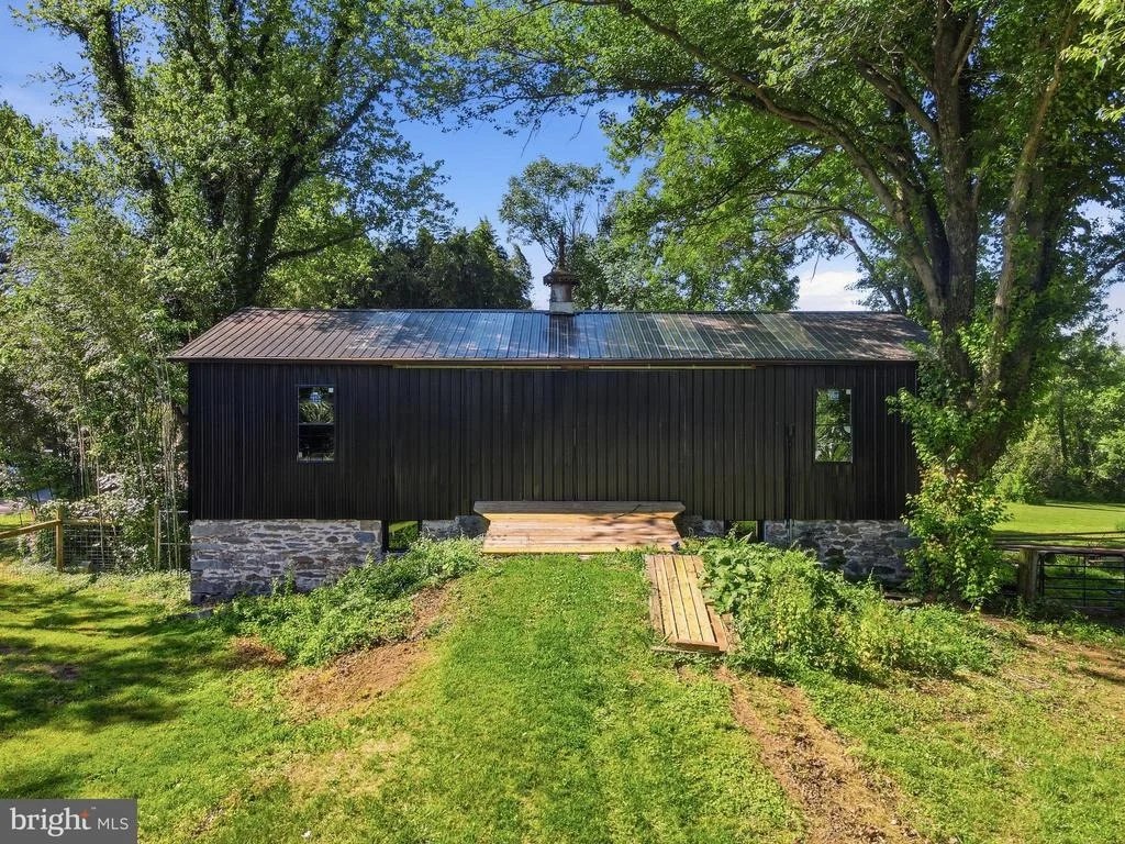 Photo of 15715 AVERY ROAD