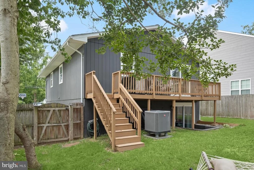 Photo of 579 WEST DRIVE