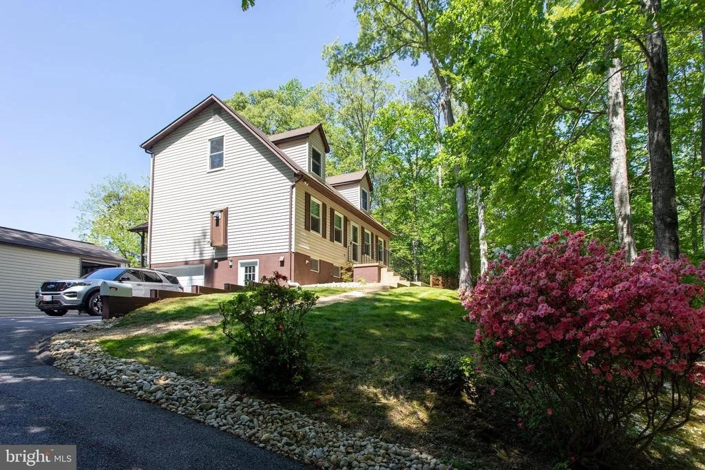 Photo of 540 THUNDERBIRD DRIVE