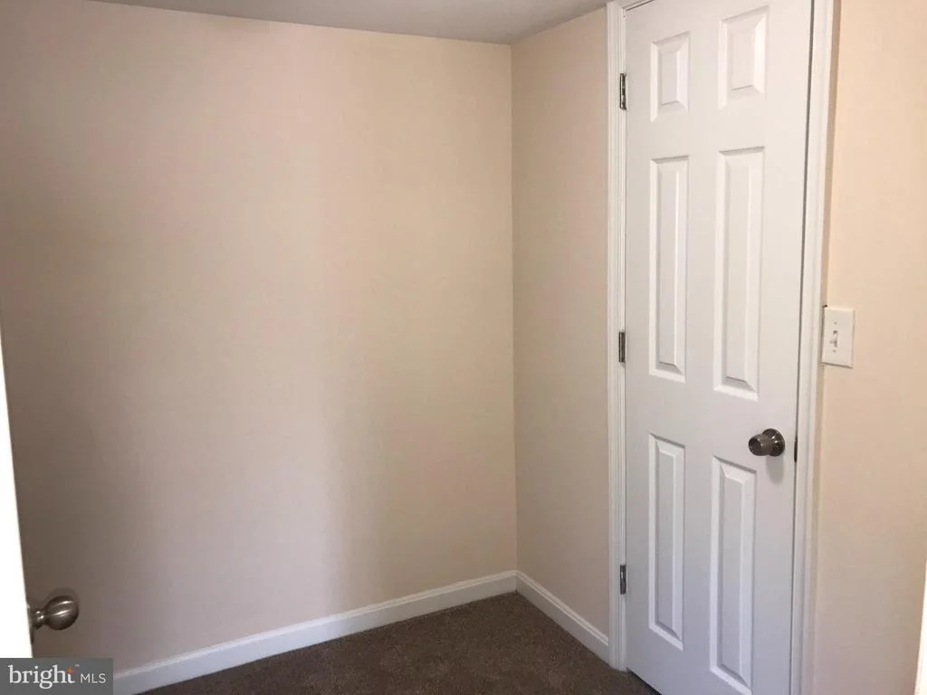 Photo of 6200 AUTH ROAD