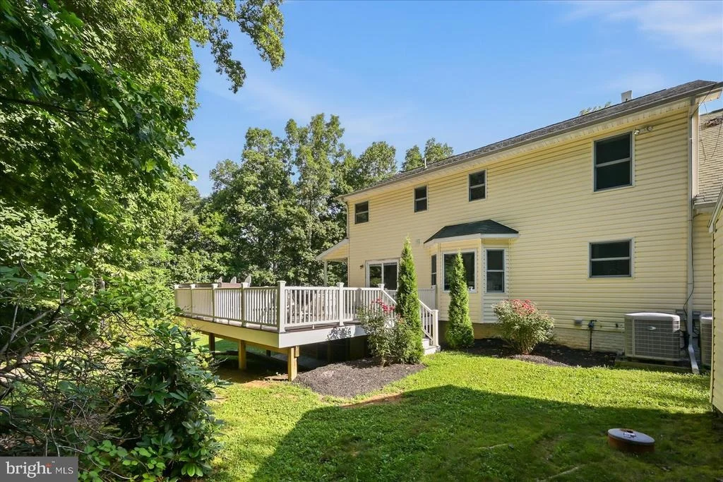 Photo of 9516 PRIMROSE LANE