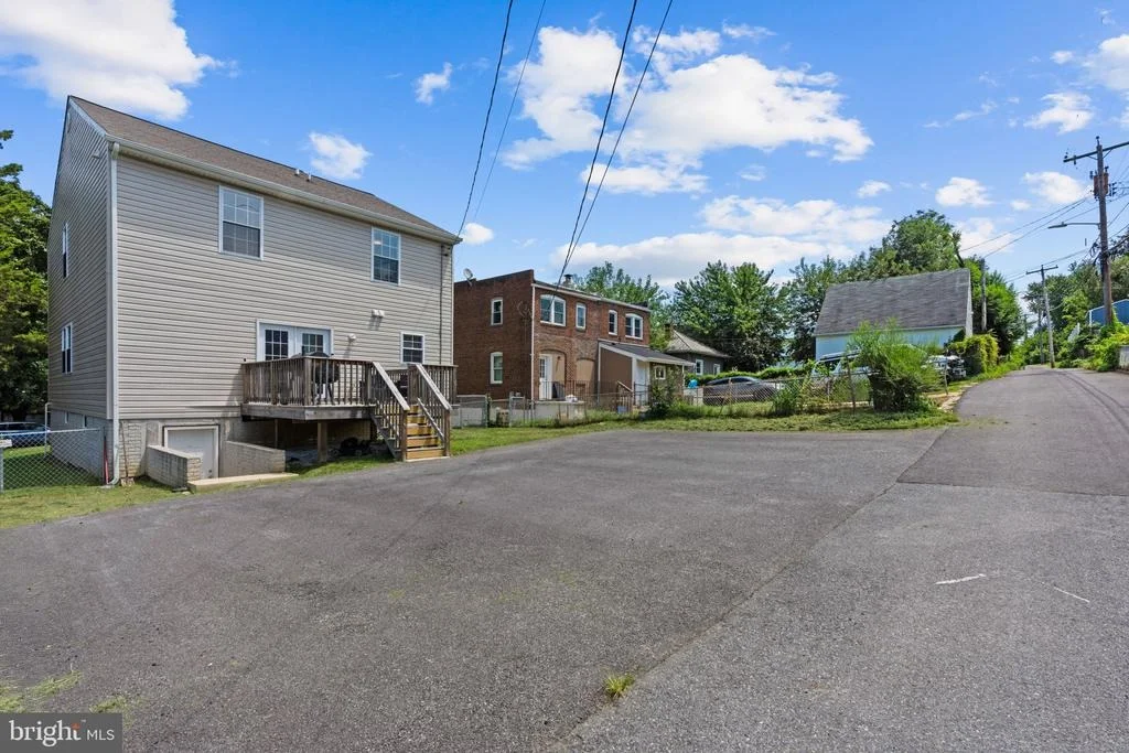 Photo of 209 W EDGEVALE ROAD