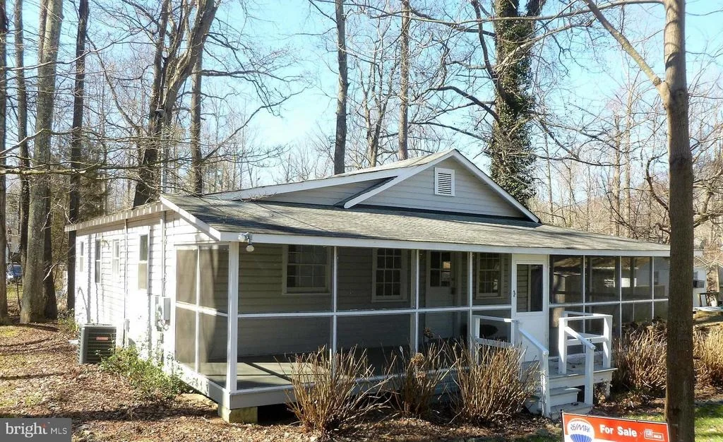 Photo of 6015 POPLAR ROAD