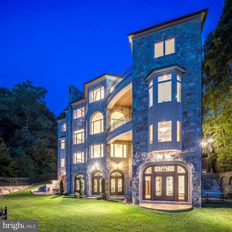 Photo of 612 RIVERCREST DRIVE