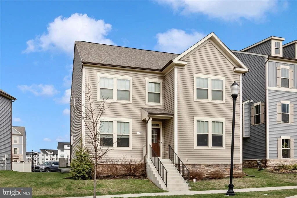 Photo of 1701 EVANSBERRY DR