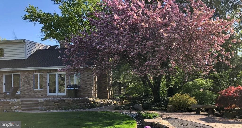 Photo of 902 N ISLAND ROAD