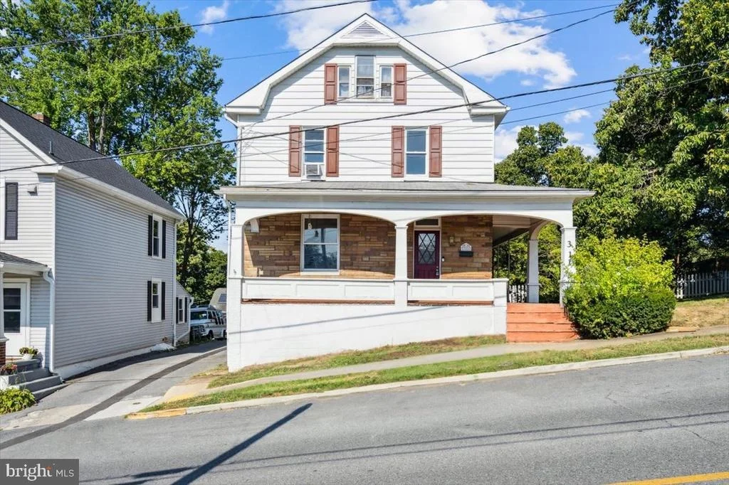 Photo of 311 N MAPLE AVENUE N