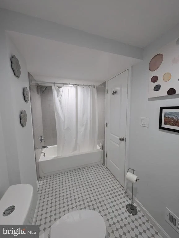 Photo of 3821 GREENLY STREET