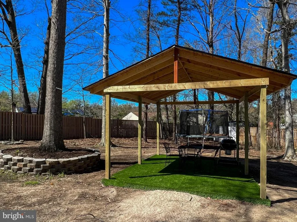 Photo of 9601 ROOSTER LANE