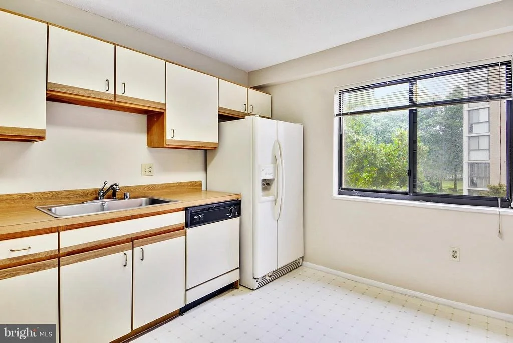 Photo of Unit 3312 at 15115 INTERLACHEN DRIVE