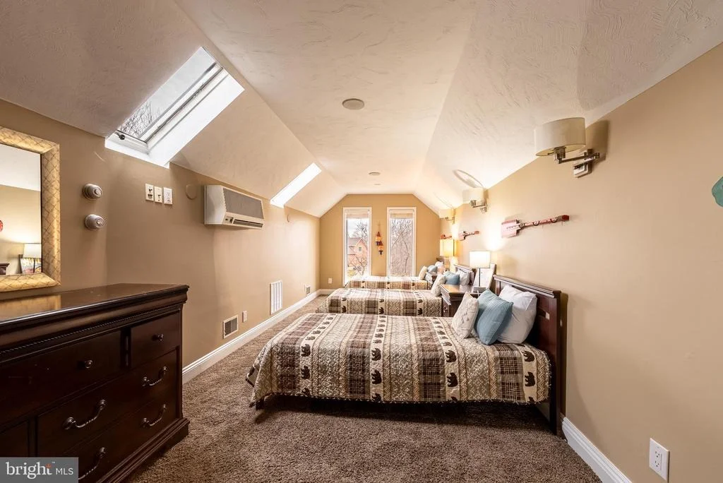 Photo of 1200 MOUNTAINVIEW DRIVE