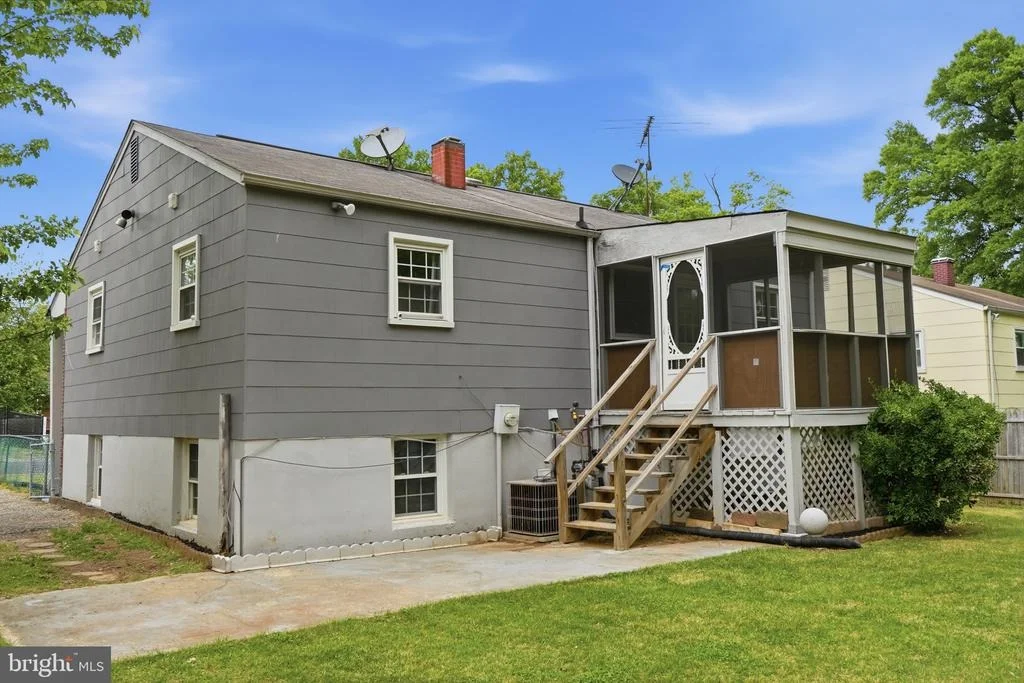 Photo of 9705 LOCUST AVENUE