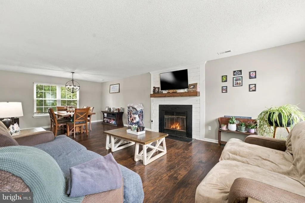 Photo of 1421 N THOMAS WAY