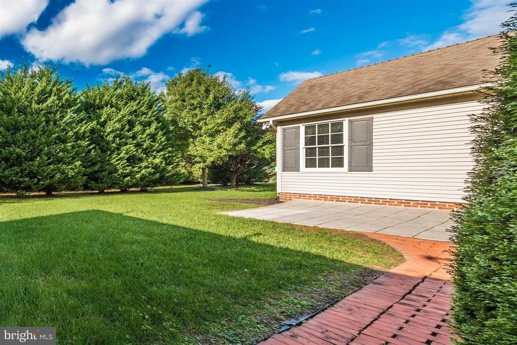 Photo of 1015 BEXHILL DRIVE