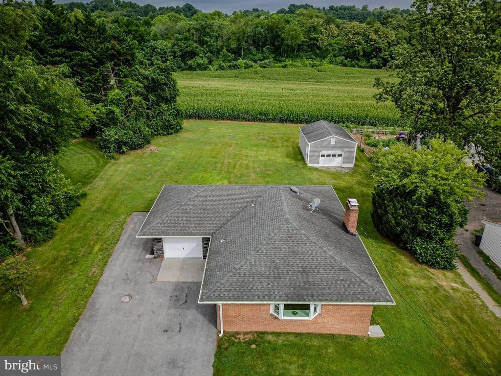 Photo of 4090 BOTELER ROAD