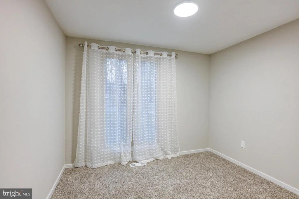 Photo of 6315 LEAFY SCREEN
