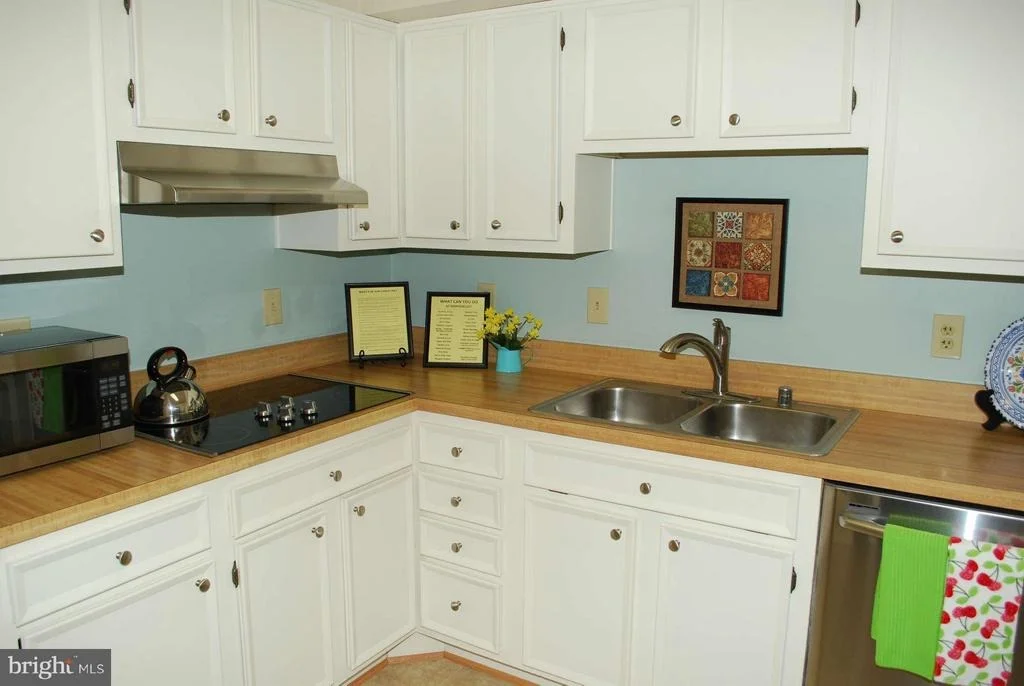 Photo of Unit 111 at 5904 MOUNT EAGLE DRIVE