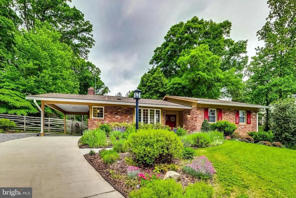 Photo of 4 DAVID COURT