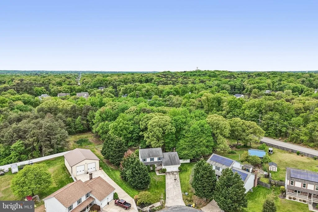 Photo of 592 EASON DRIVE