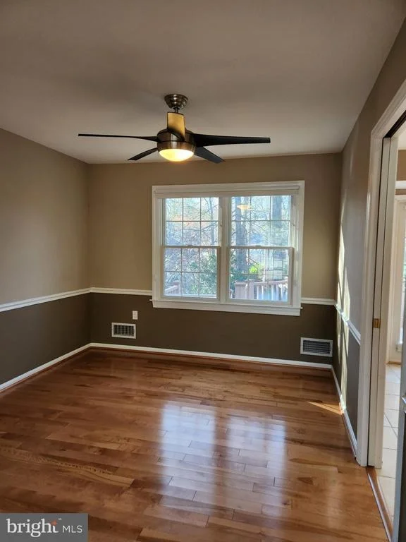 Photo of 8230 RIVERSIDE ROAD