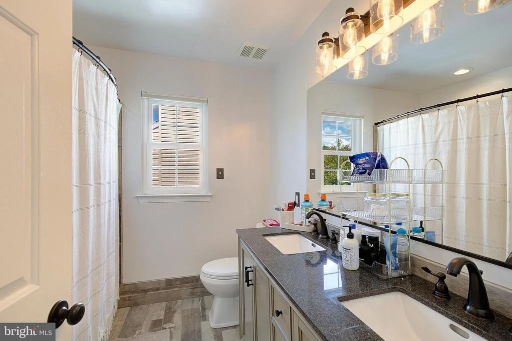 Photo of 2424 VALLEY BROOK LANE
