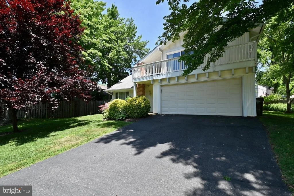 Photo of 8634 RESECA LANE
