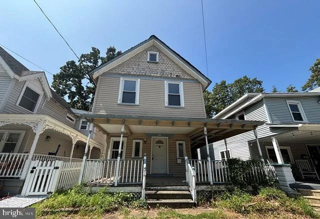 Photo of 198 WEST AVENUE