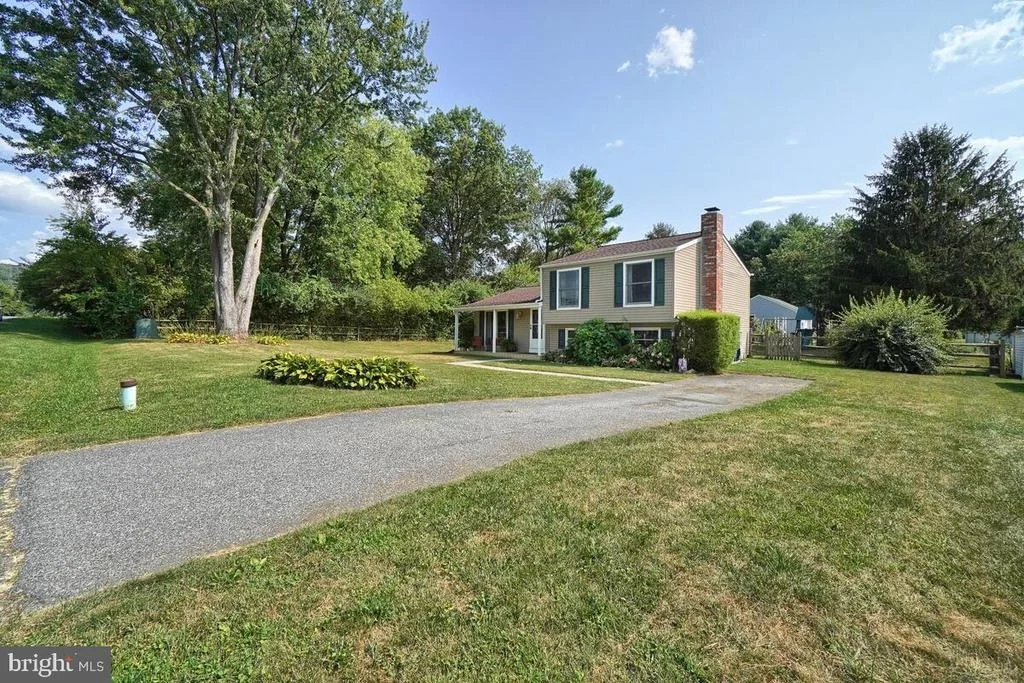 Photo of 4403 FELDSPAR ROAD