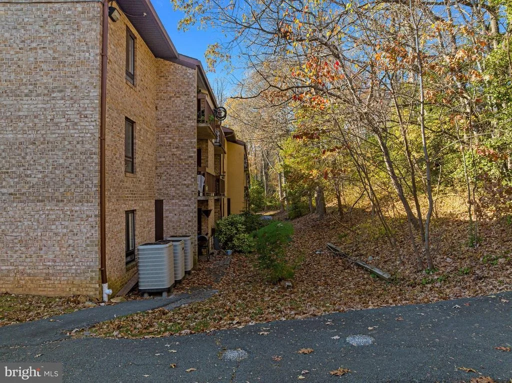 Photo of Unit 901B at 11650 STONEVIEW SQUARE