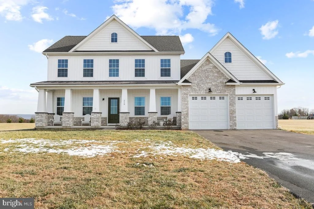 Photo of 219 SUMMERFIELD WAY