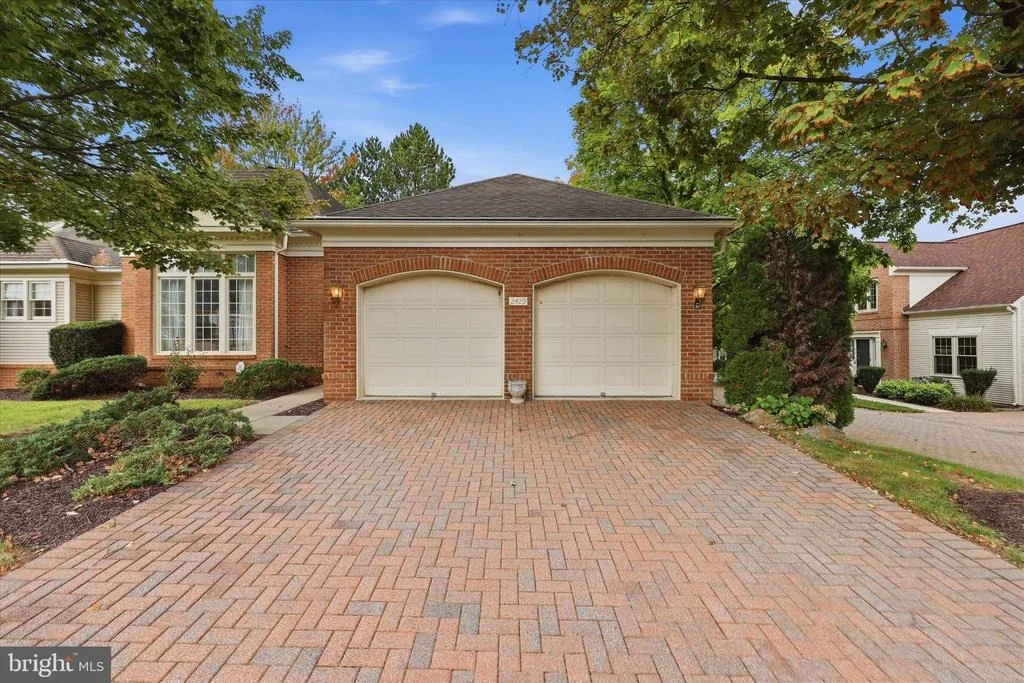 Photo of 2429 BEAR DEN ROAD