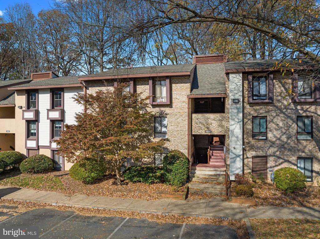 Photo of Unit 901B at 11650 STONEVIEW SQUARE