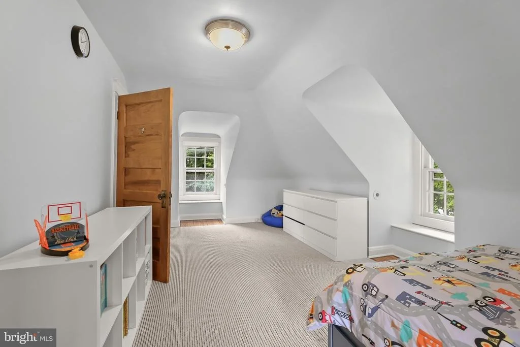 Photo of 210 NORTHFIELD PLACE