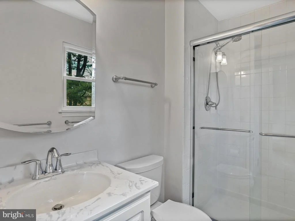 Photo of 18712 ROLLING ACRES WAY